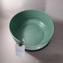 Load image into Gallery viewer, Salad Bowl With Base - Mint
