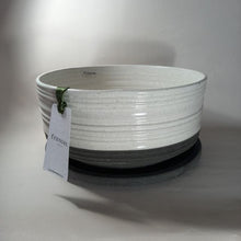 Load image into Gallery viewer, Salad Bowl With Base - White
