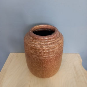 Stoneware ,Terracotta ,Handmade ceramics ,Three legged ,Hanging Ceramic decor ,Geometric ,Ceramic vase ,Local made ceramics ,Glazed ceramics