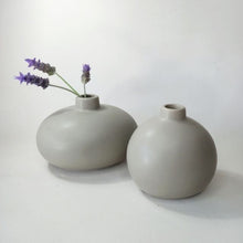 Load image into Gallery viewer, Zuri Vase
